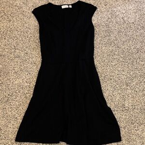 New York & Company XS Sleeveless Black V-Neck Dress